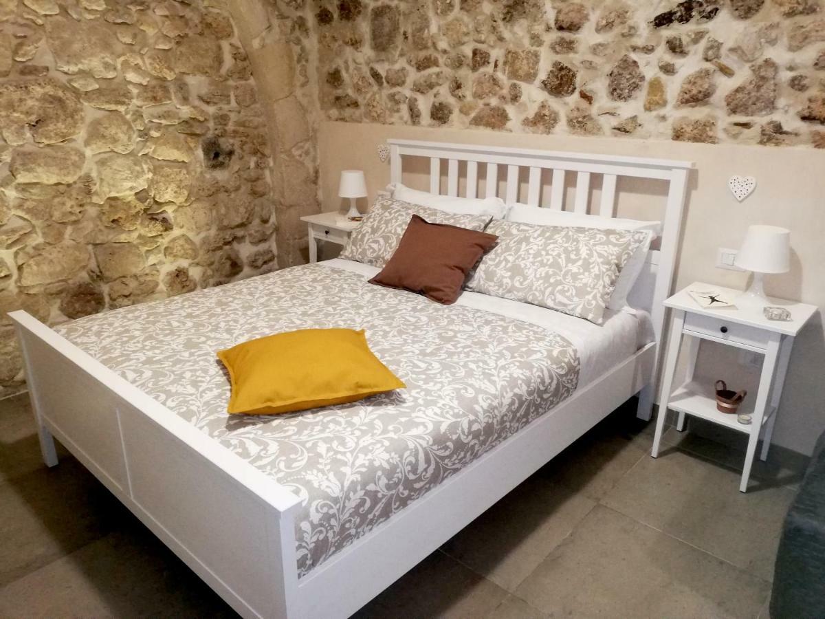 Essentia Rooms- Ortigia Holidays Syrakuzy Zewnętrze zdjęcie