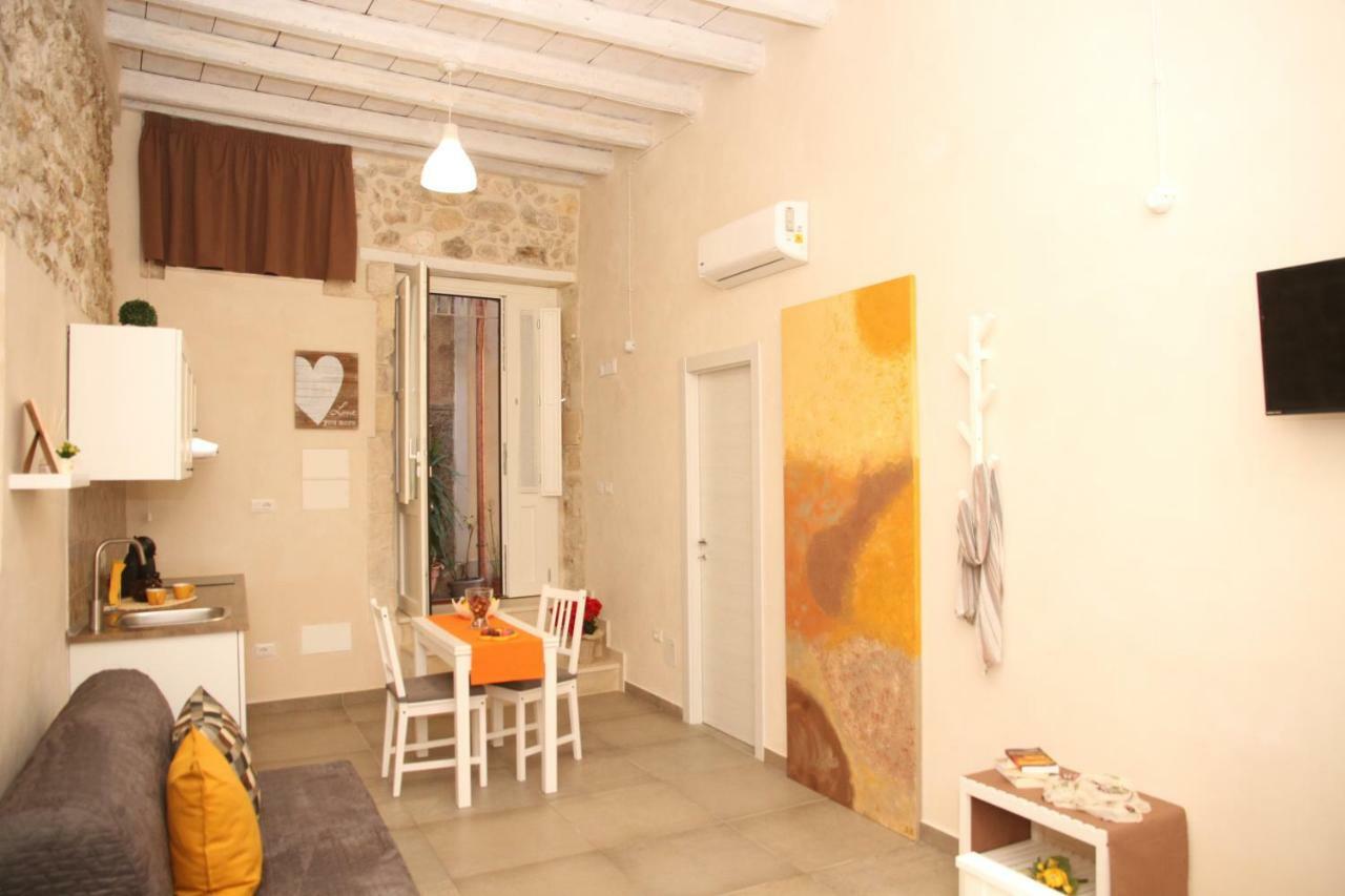 Essentia Rooms- Ortigia Holidays Syrakuzy Zewnętrze zdjęcie