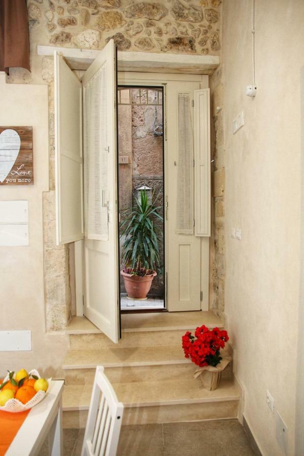 Essentia Rooms- Ortigia Holidays Syrakuzy Zewnętrze zdjęcie